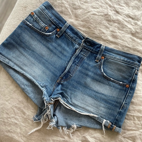 Levi’s Original 501 Shorts - Picture 3 of 5